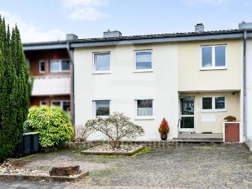 Haus mit verschiedenen Nutzungsmöglichkeiten und Traumgarten in zentraler Lage!
