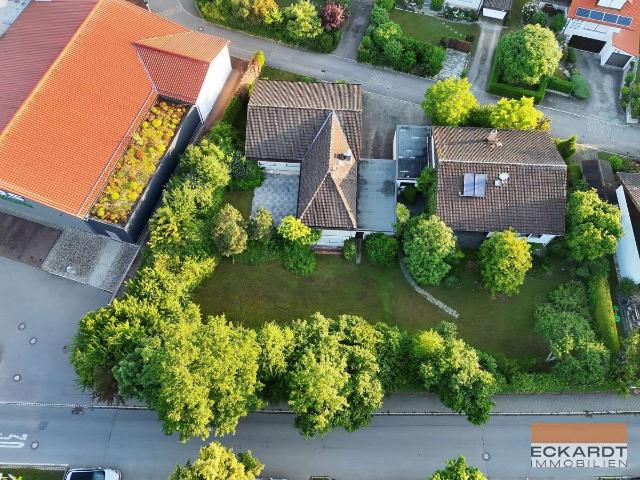 Haus mit viel Potenzial auf großem Grundstück in ruhiger Ortslage
