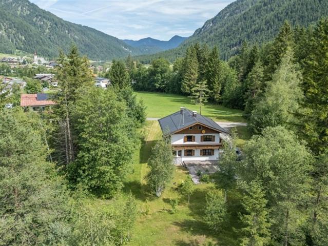 Haus mit viel Potenzial mit großem Grundstück