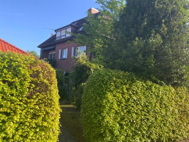 Haus mit vielen Gesichtern zu verkaufen z.B. Wohnen und Arbeite…