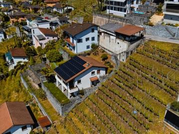 Haus mit wunderschönem offenem Blick auf das Gebiet von Locarno
