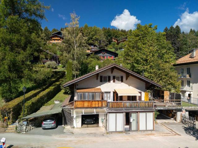 Haus mit zwei Wohnungen und atemberaubender Aussicht