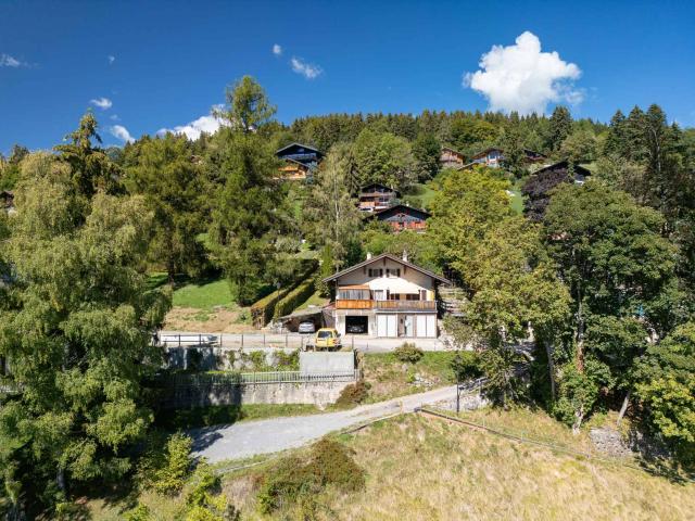 Haus mit zwei Wohnungen und atemberaubender Aussicht