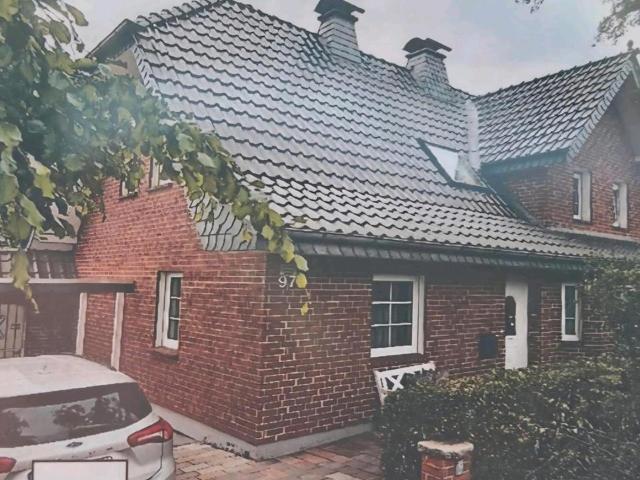 Haus mit Baugrundstück