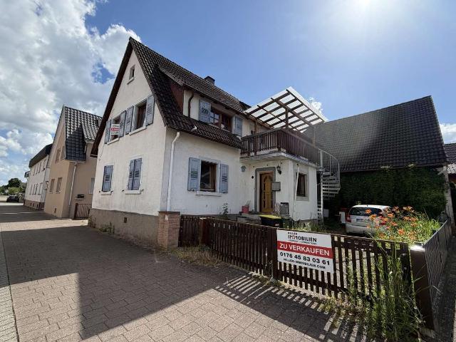 Haus mit Bauplatz und Scheune zu verkaufen