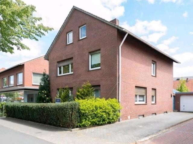 Haus mit drei Wohneinheiten
