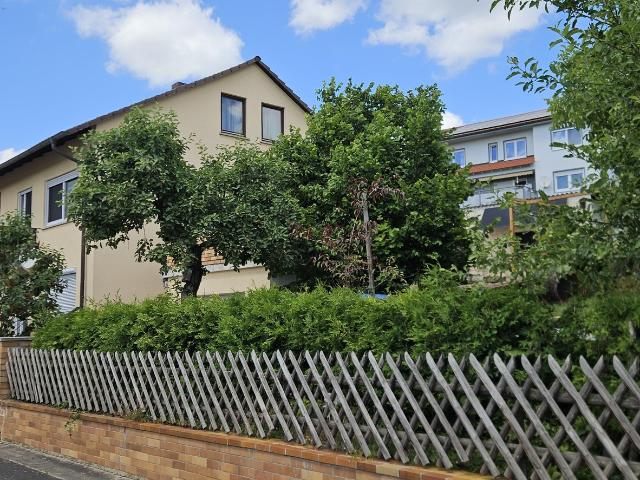 Haus mit Einliegerwohnung, Gewerbehalle + Baugrundstück nahe Schweinfurt