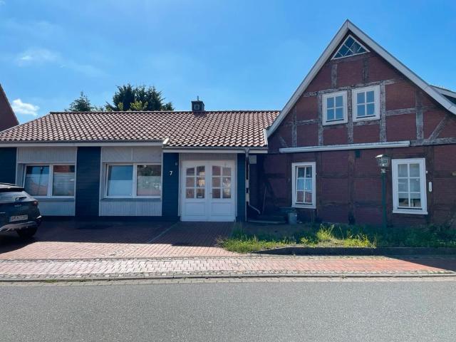Haus mit Einliegerwohnung in Bassum| 225 m²| Kernsaniert| Privat