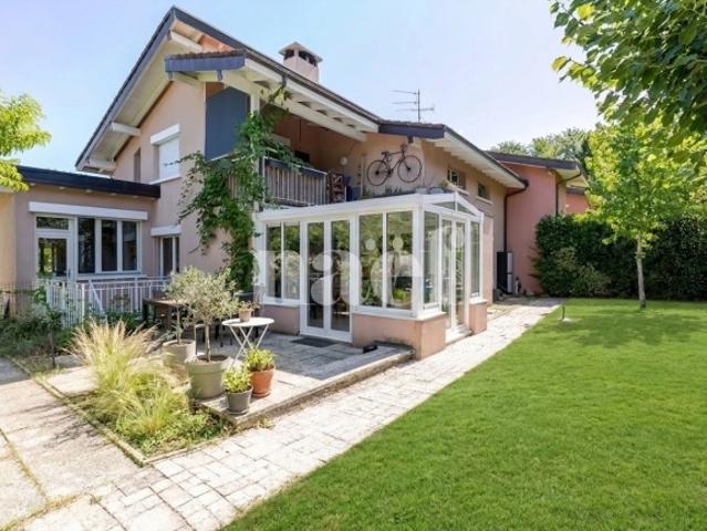 Haus mit Ertragspotenzial in Vessy