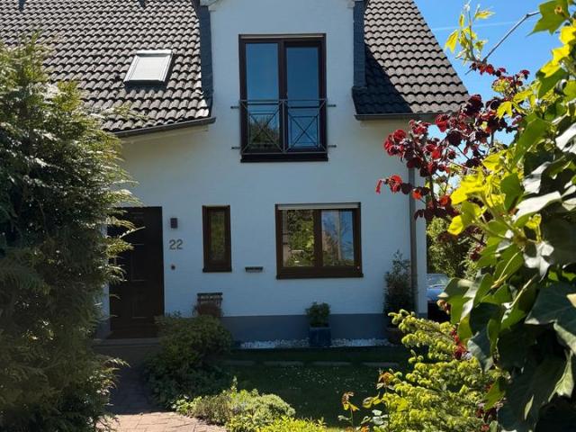 Haus mit Garage Garten Kamin Teich Pool Waldrand Südlage zentral