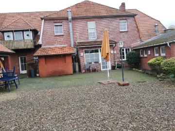 Haus mit genehmigter Bauvoranfrage für Umbau zum MFH mit 11 WEHaus mit genehmigter Bauvoranfrage für Umbau zum MFH mit 11 WE