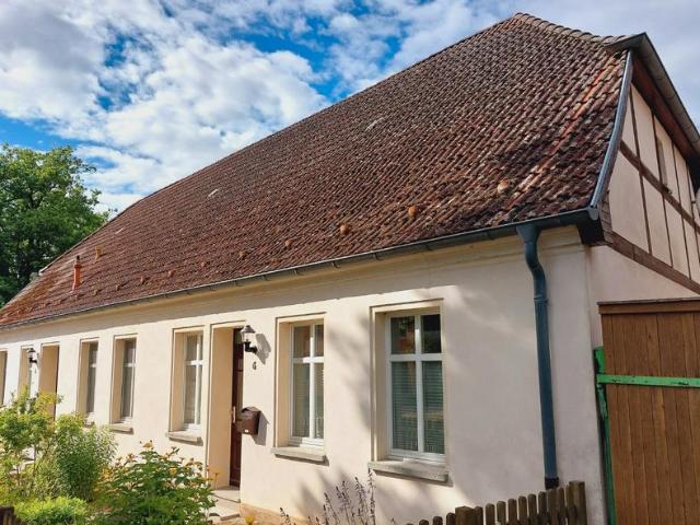 Haus mit Geschichte in Lindow Mark – 2 Wohneinheiten, Innenhof
