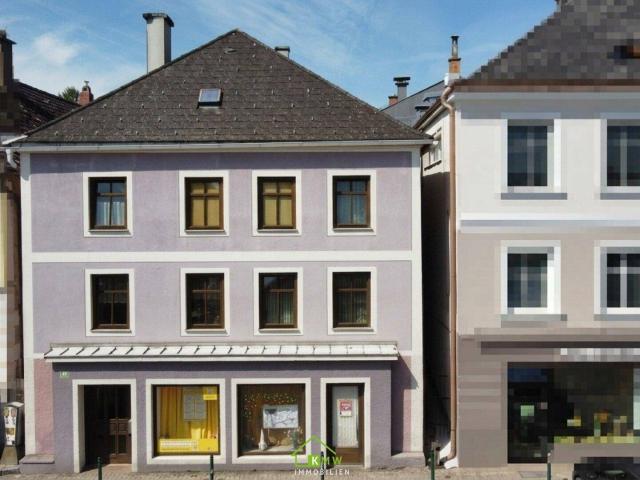 Haus mit Geschichte und vielen Möglichkeiten im Zentrum