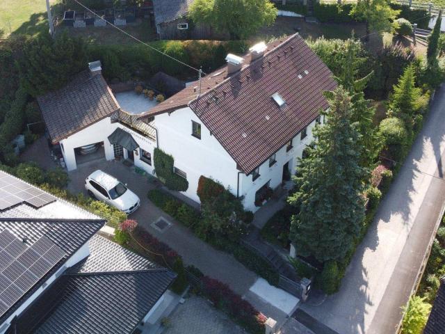 Haus mit Geschichte und Atmosphäre das Nagelschmiedhaus schön gelegen, top Infrastruktur!