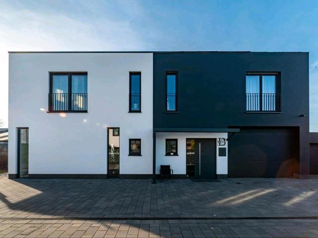 Haus mit Gewerbe