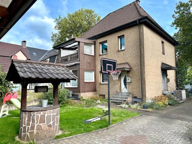 Haus mit großem Garten und vielseitigem Nutzungspotential