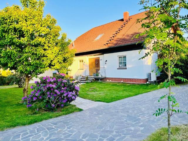 Haus mit großem Garten, Voraussichtlich Befristet bis Juli 2028