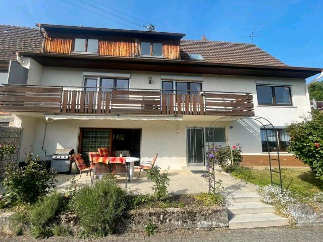 Haus mit großem Grundstück