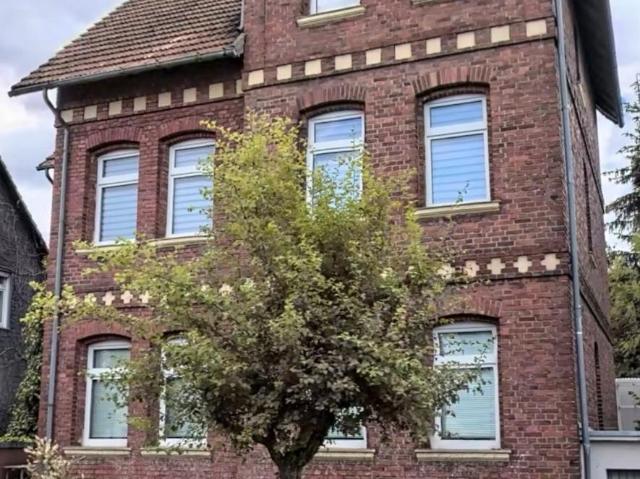 Haus mit großem Grundstück