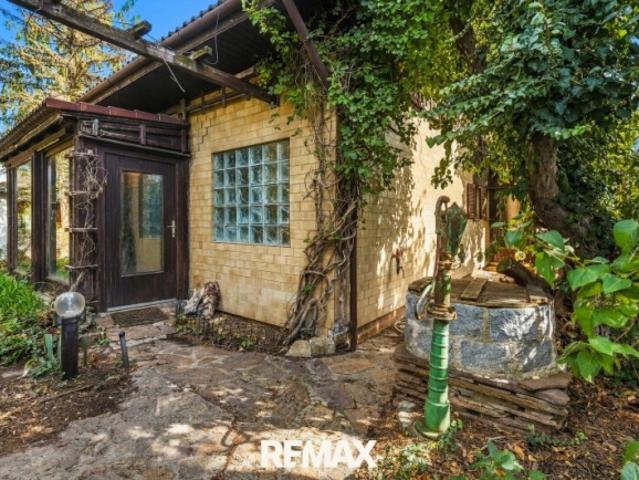 Haus mit großem Grundstück & Seeanteil — ein Sanierungsprojekt mit vielen Möglichkeiten Götzendorf