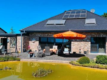 Haus mit großem Schwimmteich zu verkaufen