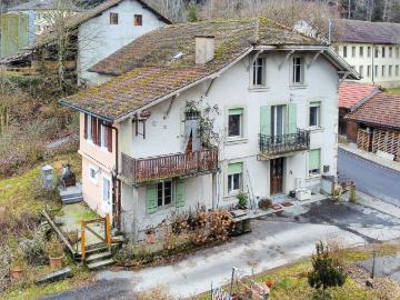 Haus mit viel Volumen zum Renovieren Baugenehmigung in Kraft