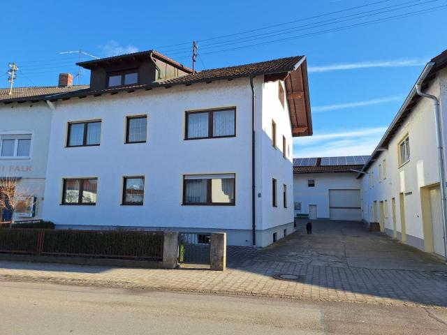 Haus mit Lagerhallen Provisionsfrei