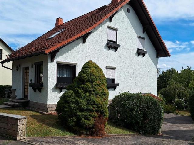 Haus mit Nebengebäude in Bedheim