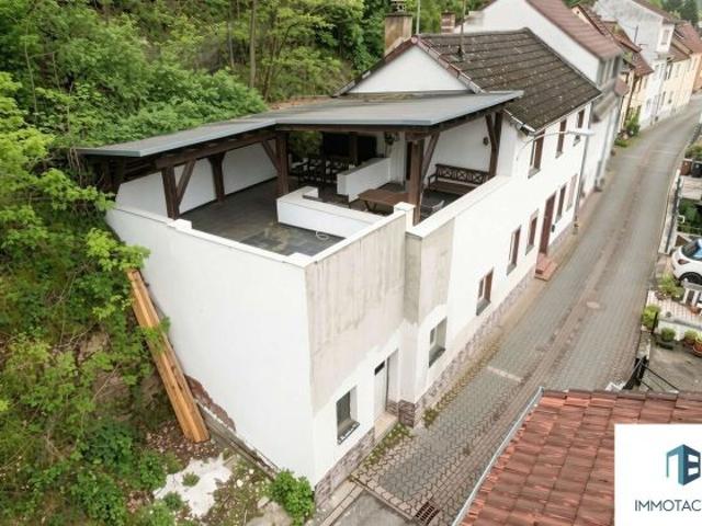 Haus mit Potenzial für Handwerker – sofort frei, mit großer Dachterrasse und Gartengrundstück