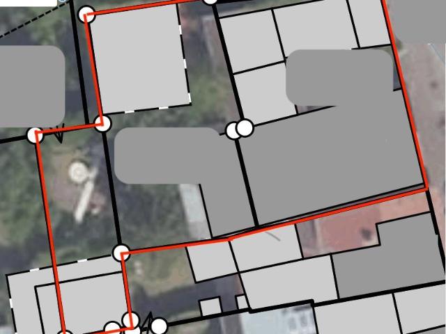 Haus mit Potenzial: Sanieren oder Neubau auf schönem Grundstück