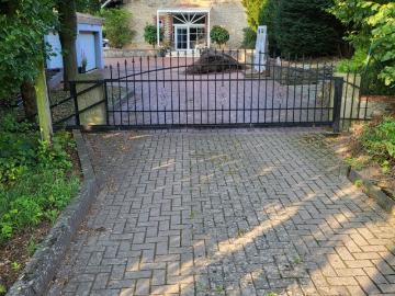 sanierter Resthof und Gewerbehalle in Pye zu verkaufen !