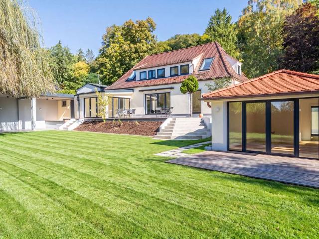 HAUS AM SEE | Saniertes Haus mit Seezugang in Wartaweil