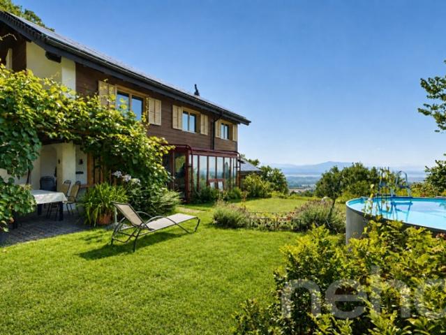 Haus am Waldrand, mit Blick auf den See und die Alpen