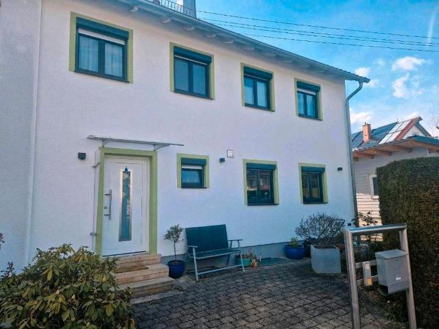 Haus DHH Nufringen Doppelhaushäfte Garage Garten