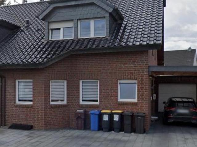 Haus Doppelhaushälfte in begehrter Lage in Mönchengladbach Holt
