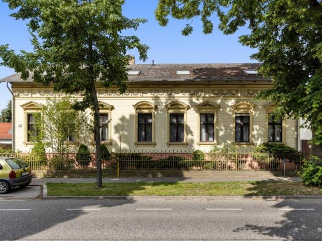 Haus für Gewerbe und Wohnen in attr. Stadtlage im Berliner Umland