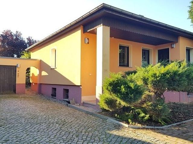 Haus, Garten, Pool. hier fühlt sich die ganze Familie wohl!