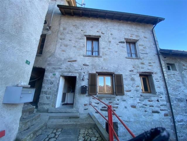 Haus im Dorfkern zu erneuern / Haus im Dorfkern zu renovieren