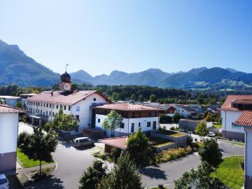 Haus im Haus 5 Zi. Souterrainwhg. mit Privatgarten und Bergblick in Brannenburg
