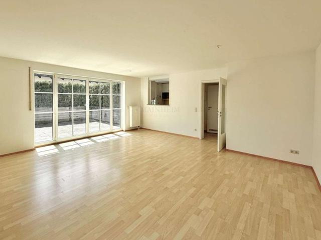 Haus im Haus Gefühl: 4,5 Zimmer Maisonette mit großer Südterrasse