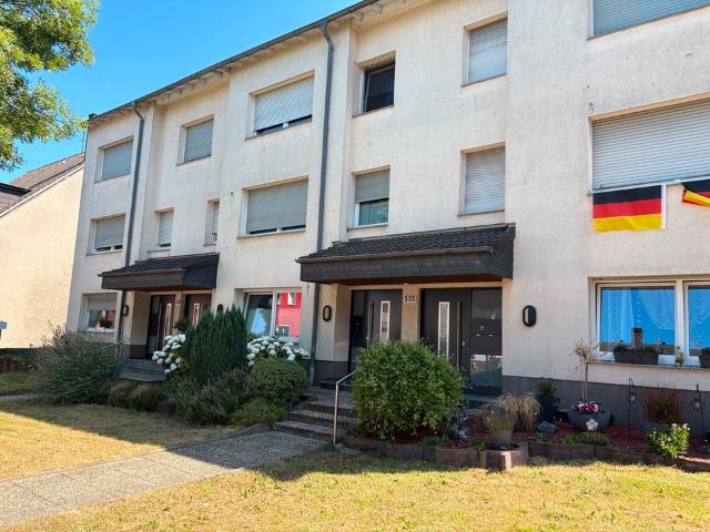 Haus im Haus: Gepflegte Eigentumswohnung mit eigenem Eingang