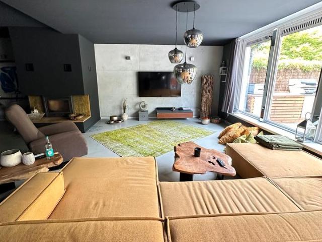 Haus im Haus: Designerwohnung mit privatem Wellnessgarten, Sauna