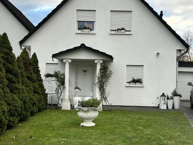 Haus im ruhigen grünen mit Garten und Pool zu vermieten