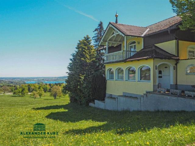 Haus in Alleinlage mit traumhafter Aussicht auf den Attersee