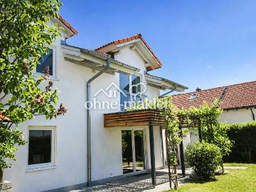 Haus in Haus Charakter! EG Wohnung mit 90 m² Eigengarten & Partykeller & Garage