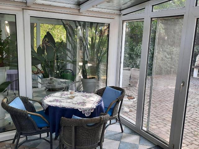 Haus in Ruhelage mit großem Garten