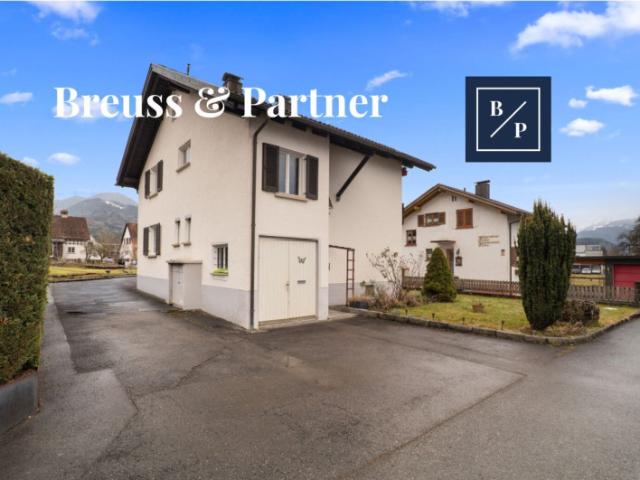 Haus in Rankweil mit Garten, Garage & Bergblick – Renovierungsprojekt mit viel Potential