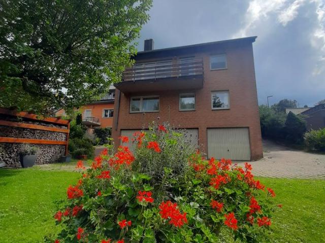 Haus in Stolberg | Anbau | 120 m² | 3 Garagen | Balkon | Garten