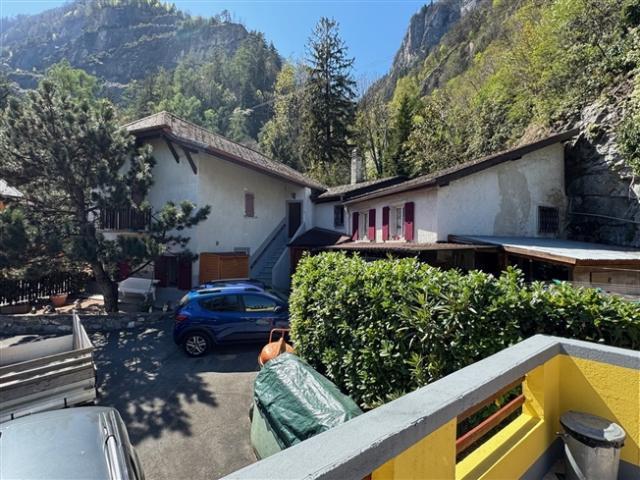 Haus Les Cases cades / St Maurice / 2 Wohnungen. /AUSSCHLIEßLICH