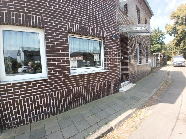 Modernisiertes Haus mit Balkonkraftwerk & Speicher von Privat